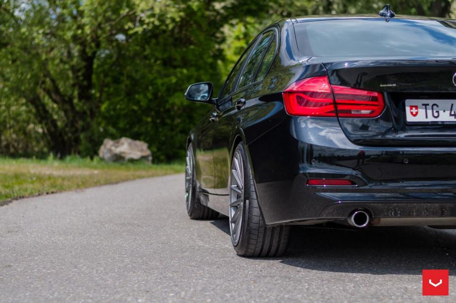 Детали экстерьера BMW 3-Series Sedan on Vossen Wheels (VFS2) 2017 года  (фото 24 из 25)